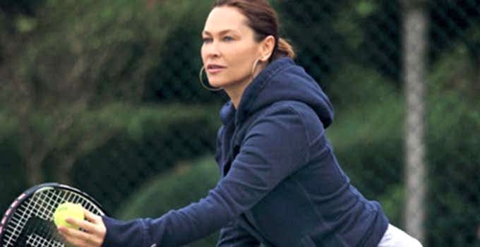 Türkiye'de tenisin tanıtılmasında, medyanın ilgisinin bu spora yoğunlaşmasında Hülya Avşar'ın büyük payı bulunmaktadır.